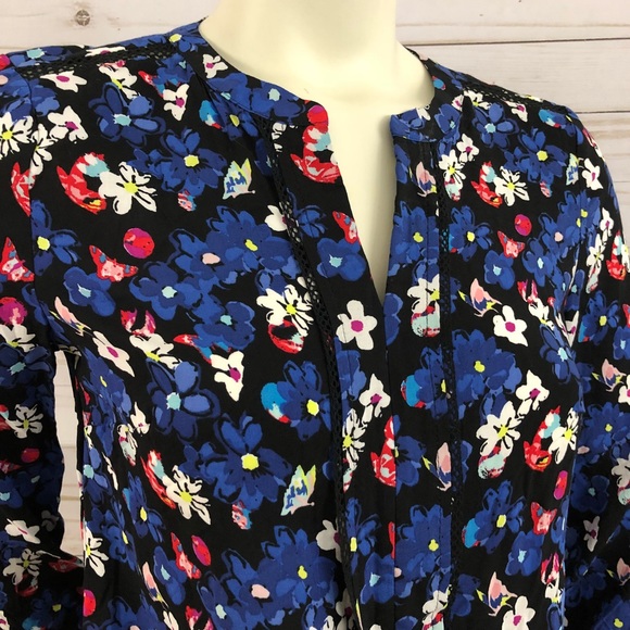 Talbots blue floral & butterfly blouse - Picture 3 of 8